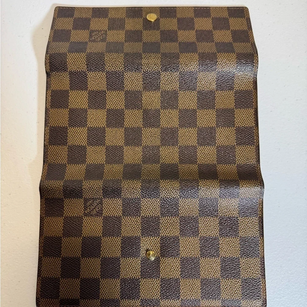 AUTHENTIC Louis Vuitton Damier Ebene Wallet